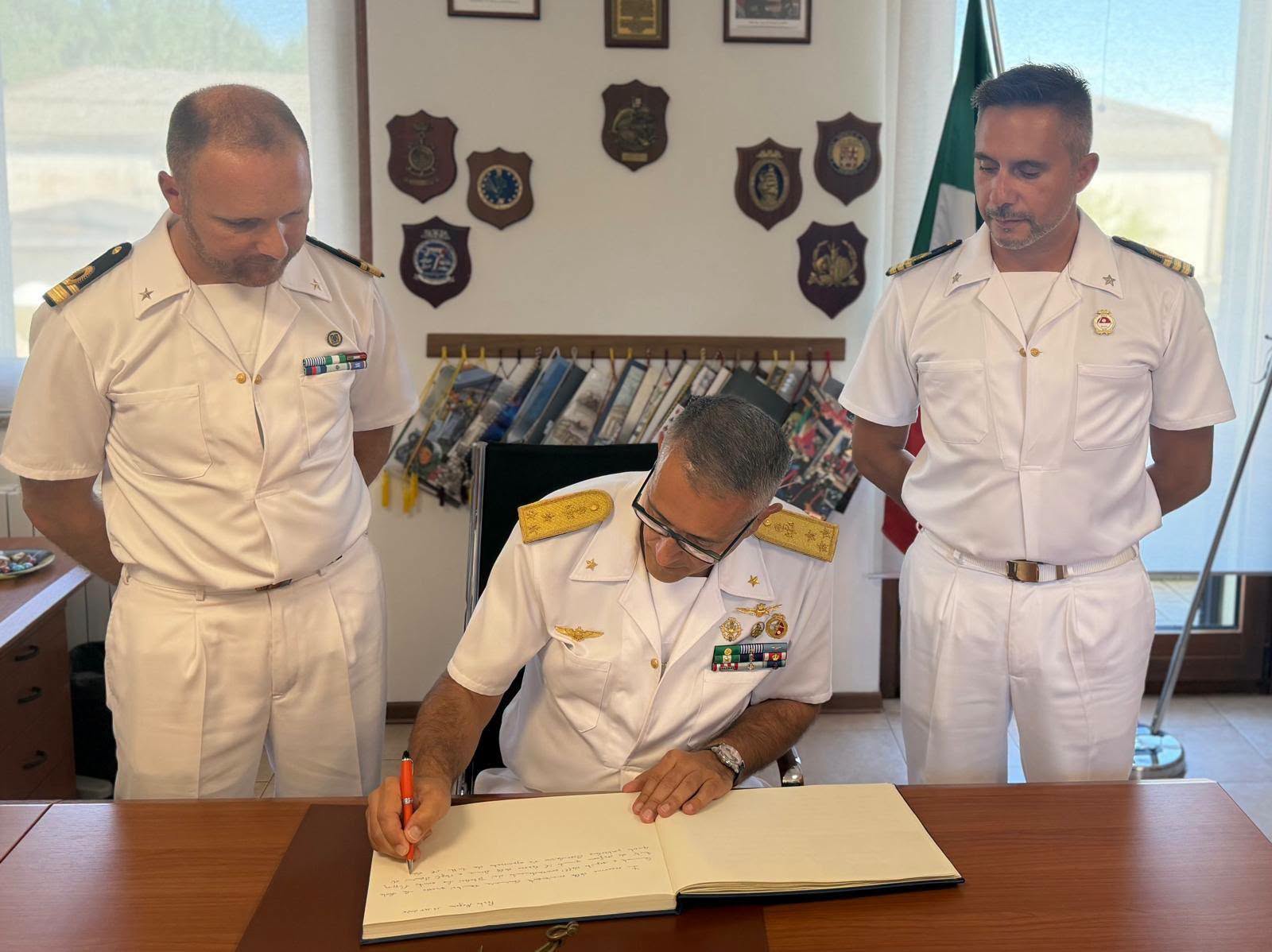 Monfalcone: Il Comandante Generale in visita agli uffici della Guardia Costiera.
